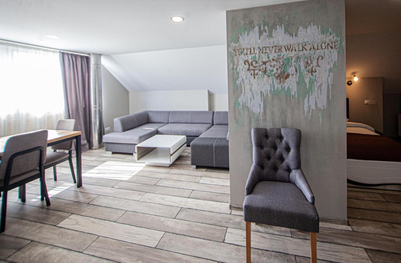 Biplan Hotel Daugavpils Exteriör bild