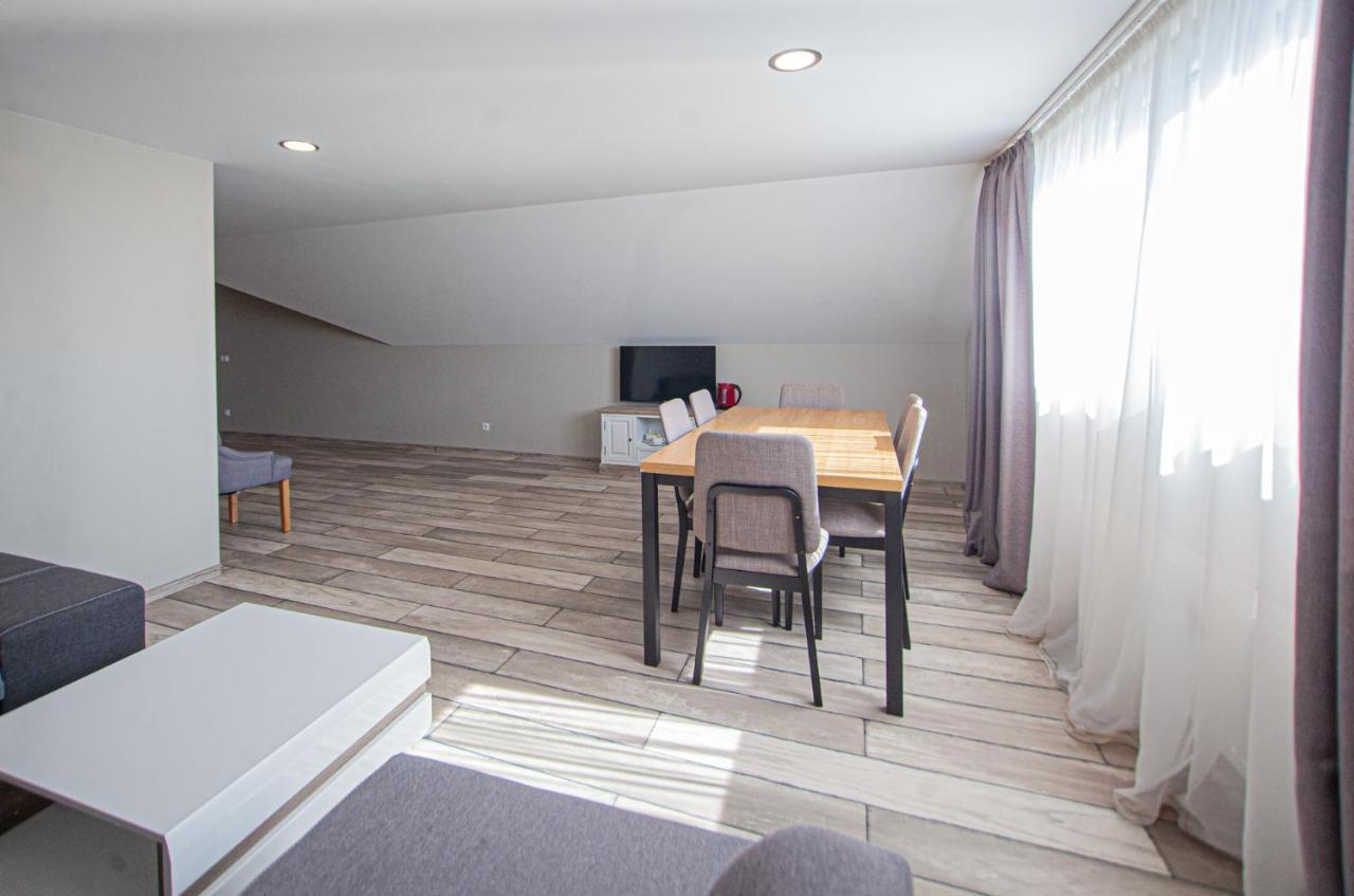 Biplan Hotel Daugavpils Exteriör bild