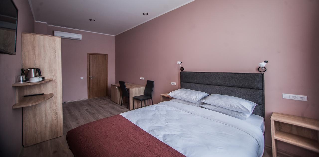 Biplan Hotel Daugavpils Exteriör bild