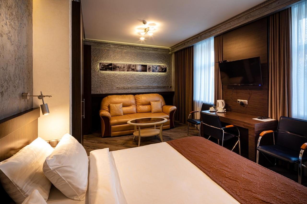 Biplan Hotel Daugavpils Exteriör bild