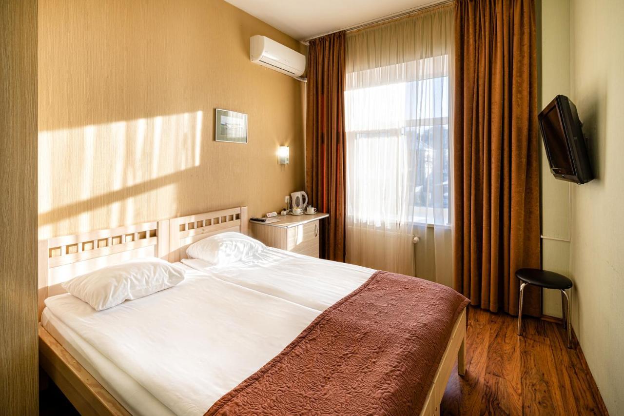 Biplan Hotel Daugavpils Exteriör bild