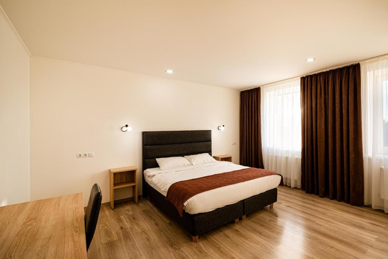 Biplan Hotel Daugavpils Exteriör bild
