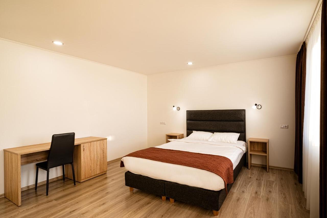 Biplan Hotel Daugavpils Exteriör bild
